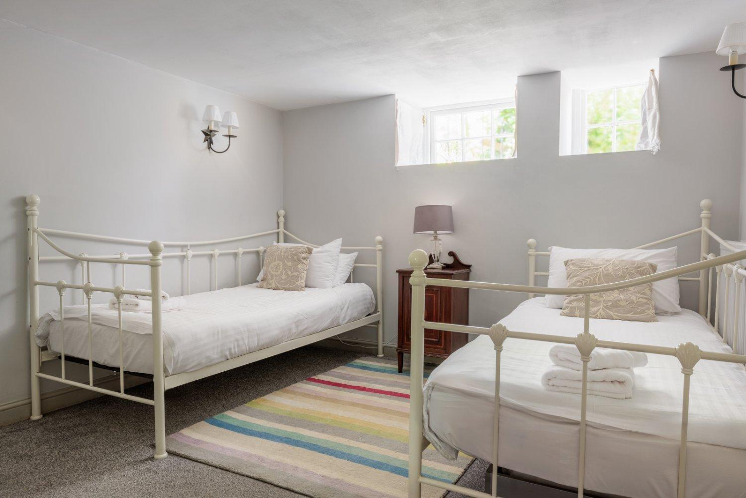 The Old School Rooms Beautiful Georgian Apartment, Sleeps 12 With Wifi And Parking, Near Bath Box  Dış mekan fotoğraf